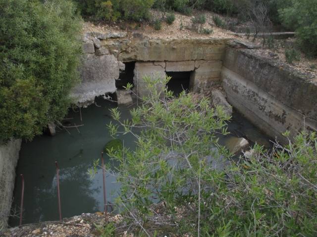 Lgn 030 Preignes : Batterie de l'aérodrome Béziers-Vias 8c74kk