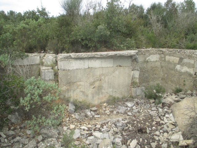 Bunker commandement d'aérodrome : Nîmes - Courbessac (30) Qfjmx0