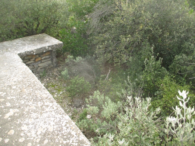 Bunker commandement d'aérodrome : Nîmes - Courbessac (30) Xhcwz6